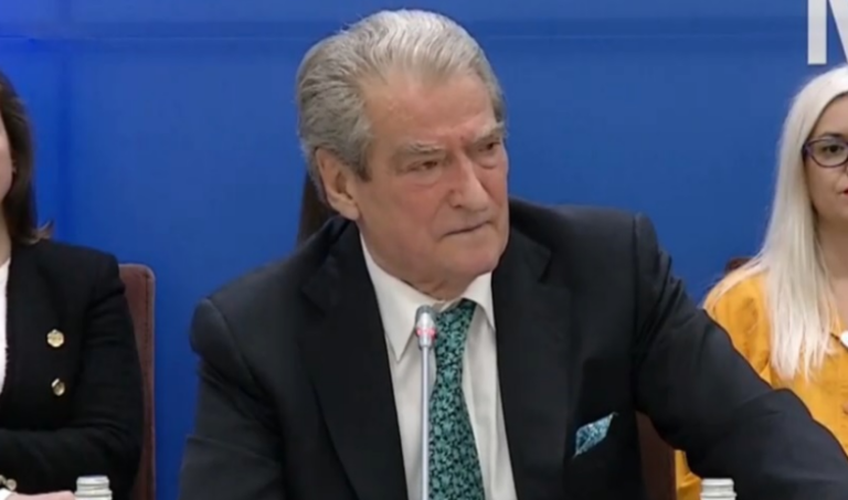 Çmendet Sali Berisha, i thotë përfaqësueses së shtetit amerikan se nuk do të shkelë kurrë në zyrën e tij