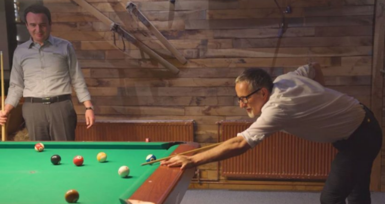 ‘Përparimi e mundi Albin Kurtin, jo vetëm Arben Vitinë’