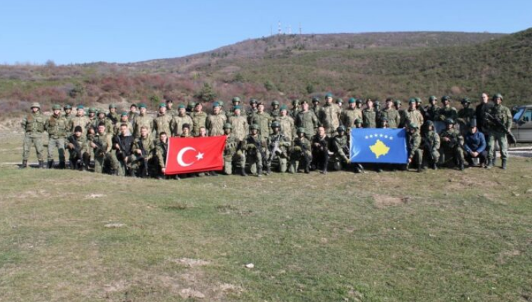 Ushtria turke trajnon ushtarët e FSK-së