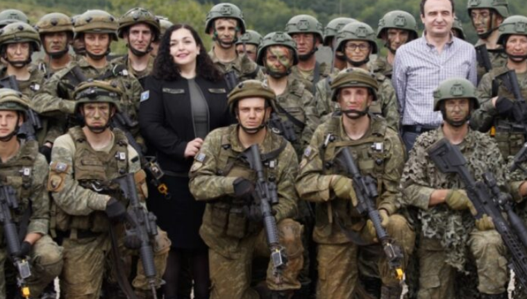 Mediat serbe: Perëndimi po e armatosë Kosovën, po e përgatitë për luftë në vitin 2025!