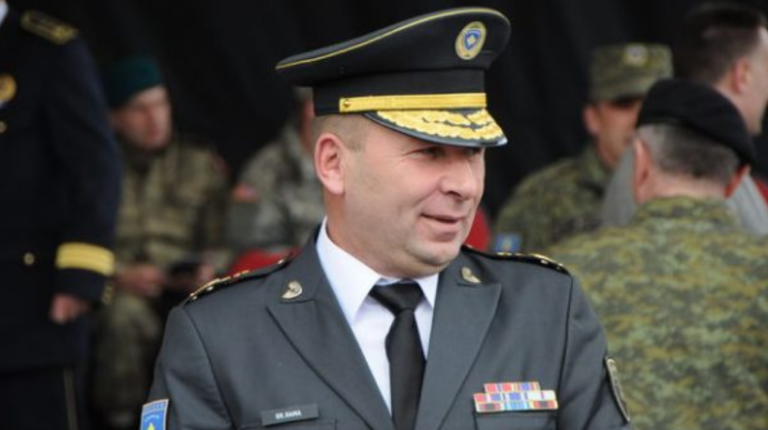 A po planifikohet shkarkimi i komandantit të FSK-së pasi s’iu bind ministrit për ta shkelur marrëveshjen me SHBA-në