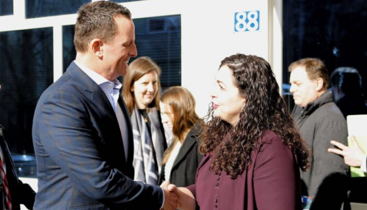 “Grenell po rren”, Zyra e Vjosa Osmanit reagon për deklaratën e ish-emisarit të Trumpit për Dialogun