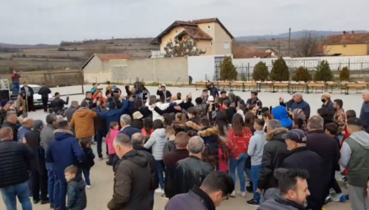Festë me tupana për rihapjen e shkollave në fshatrat e Kamenicës