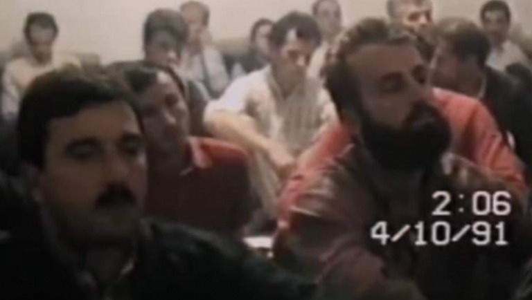 Fotografia e rrallë e vitit 1991, Hashim Thaçi, Ramiz Lladrovci dhe veprimtarët tjerë të LPK-së