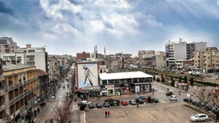 E shantazhoi se do t’ia publikonte mesazhet me nxënësen nëse nuk ia jep 5 mijë euro ose xhipin