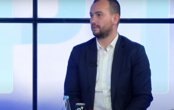 A do t’i bashkohet PDK-së? Flet Qëndron Kastrati