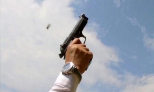 Të shtëna me armë zjarri në një aheng familjar në Polac të Skenderajt