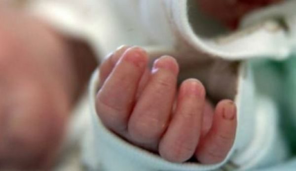 Një 15-vjeçare lind në Mitrovicë, nisin hetimet