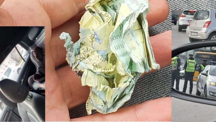 Qytetari nervozohet dhe shqyen tiketën e policisë, publikon pamje se u gjobit për xhama të zi pa i pasur fare