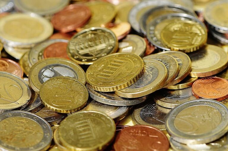 Tri raste të falsifikimit të parasë të deponuara në bankat e Kosovës