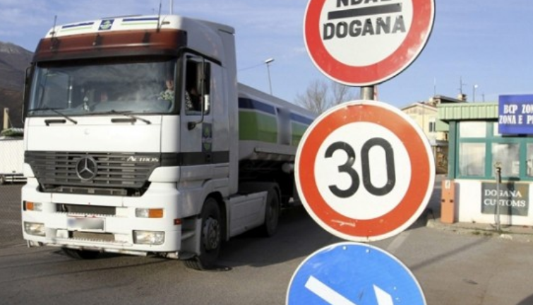 Serbia ndalon transitin e mallrave, Kosova ende pa asnjë veprim