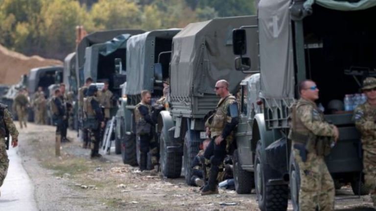 KFOR: Makina dhe pajisje ushtarake do të futen nga Maqedonia e Veriut për në Kosovë