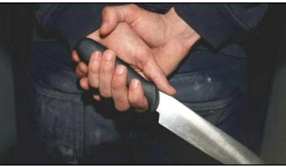 Punëtori i lokalit në Prishtinë kapet me shefin, i vërsulet me thikë