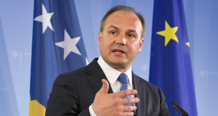 Hoxhaj ka disa fjalë për të emëruarin e ri britanik për Ballkanin Perëndimor