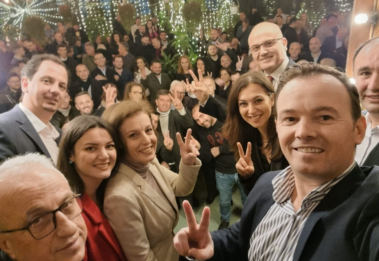 “GUXO”, çfarë po paralajmëron Faton Peci përkrah Donika Gërvalles dhe deputetëve të tjerë të Listës Vjosa