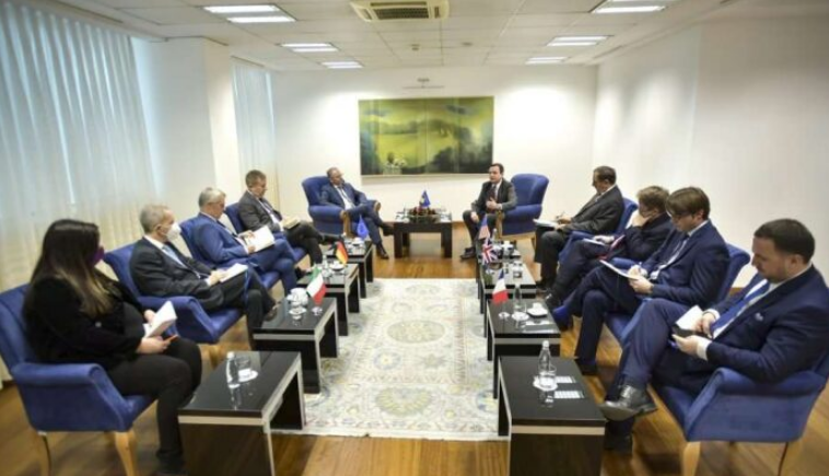 Ambasadorët e Quintit i shkojnë në zyrë kryeministrit Kurti