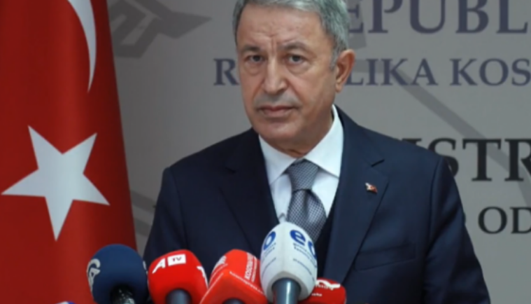 Ministri turk i Mbrojtjes presion Kosovës në lidhje me gylenistët