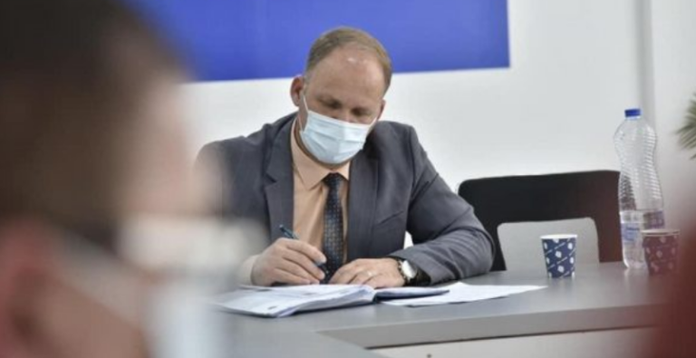 Krasniqi: Nëse përkeqësohet situata me Covid-19 mund të priten masa të reja
