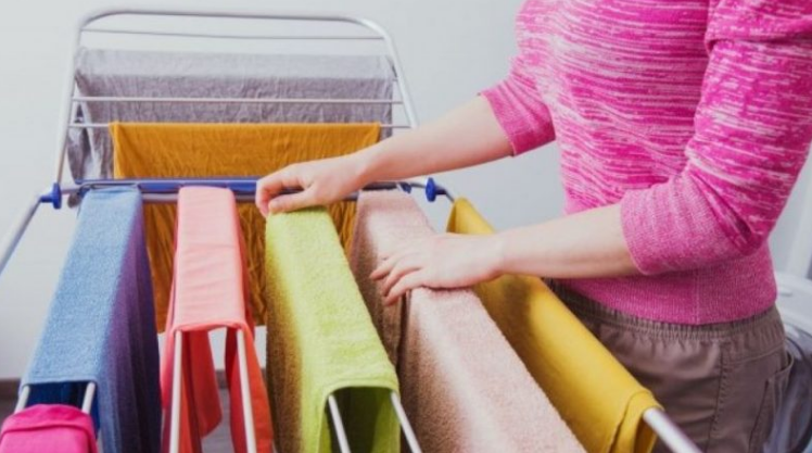 Pse rrobat nuk duhen tharë kurrë në shtëpi?