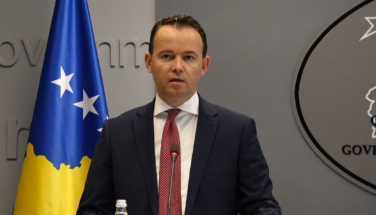 “Ndaq gjuani me ujë, ndaq me plumba siç keni gjuajtur 20 vjet”, ministri Peci sqarohet për deklaratën