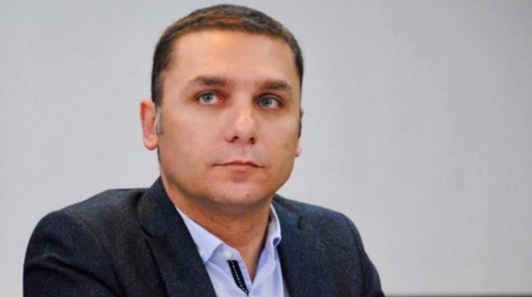 Adriatik Kelmendi tregon si u intervistua nga BIA serbe në shkuarje dhe kthim nga Beograd