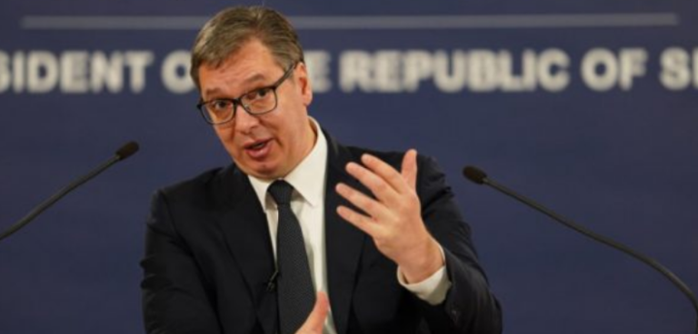 Ironizon Vuçiq: E shoh që kam faj edhe për mungesën e rrymës në Kosovë