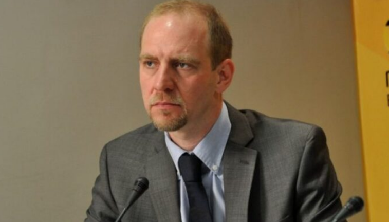 Bieber: Qeveria e re gjermane duhet t’i bindë vendet skeptike që t’i liberalizohen vizat Kosovës