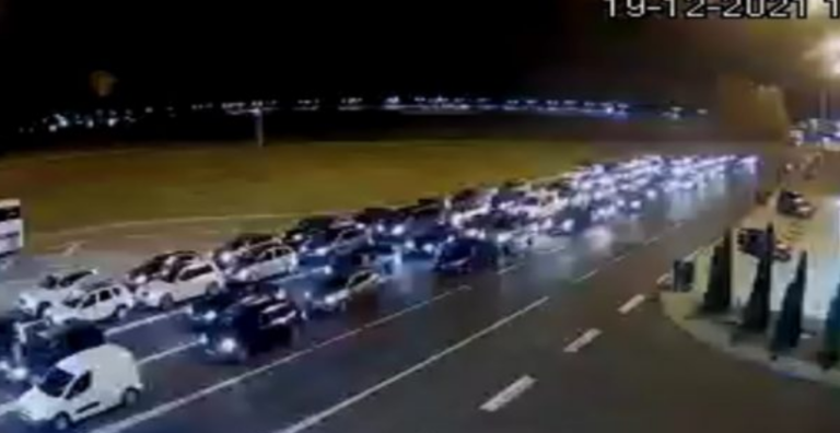 Mërgimtarët ia mësyjnë Kosovë, krijohen kolona të gjata