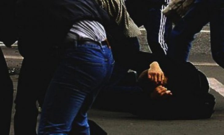 Në Mitrovicë, vëllezërit përleshen fizikisht mes vete
