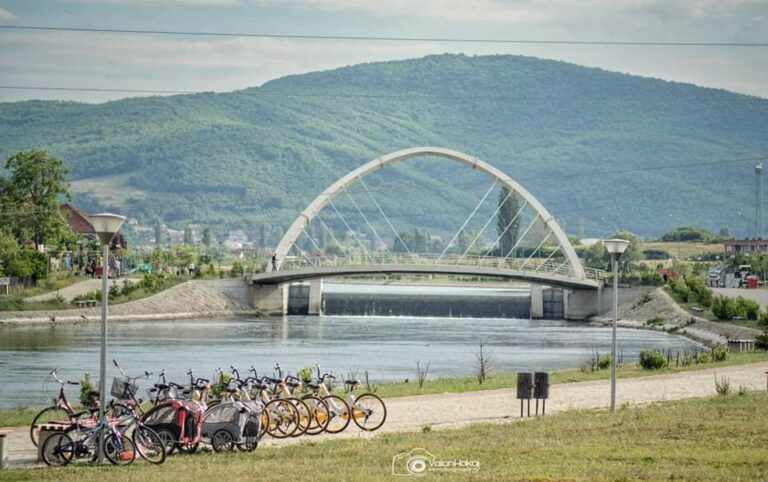 Ngrohtë sot, temperaturat deri në 27 gradë