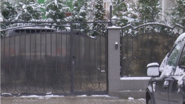 Nuk dihet sa gjatë do të qëndrojë Veseli në Kosovë