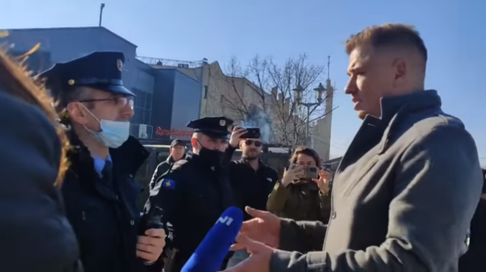 Ballafaqimi i Policisë me serbët në Jug, ata nuk iu flasin serbisht