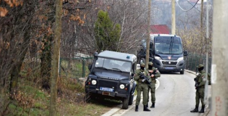 Mediumi sensacional dhe dezinformues i Beogradit: Luftë në kufi, shqiptarët sulmuan policinë serbe pasi vodhën pyjet