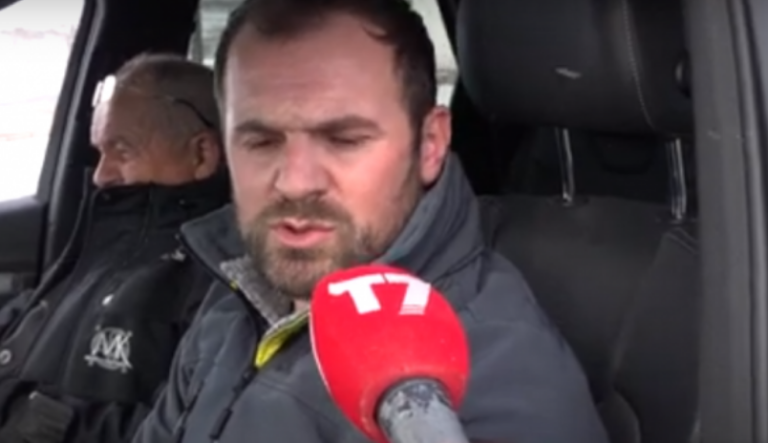 Qytetari në Merdare: Në Gjermani me dy, askund në Evropë nuk i kërkojnë tri doza vetëm në Kosovë