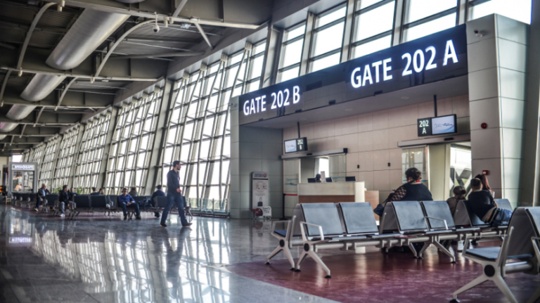 Nga sot, asnjë i huaj nuk hyn pa dy vaksina në Kosovë