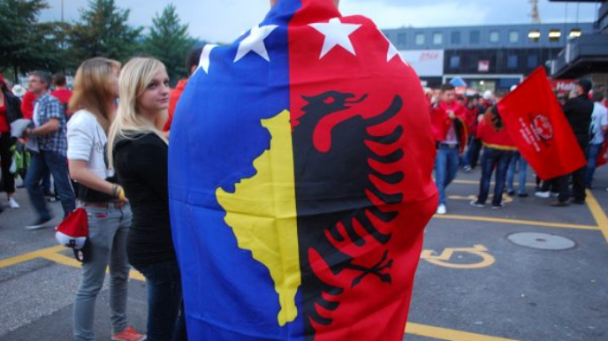 Instituti Johns Hopkins: Washingtoni ta bëjë të qartë se ata që promovojnë bashkimin Kosovë-Shqipëri do të sanksionohen