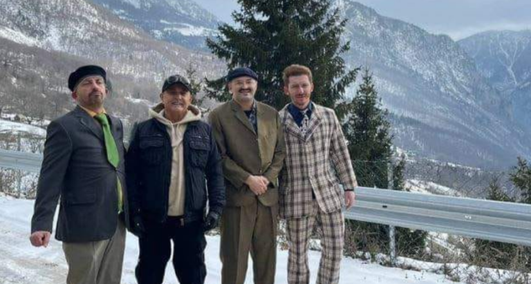 Qumili flet për projektin “Treshi Përsheshi”: Jam emocionuar gjatë xhirimeve, më dukej sikur po i dëgjoj Lecin dhe Cimën