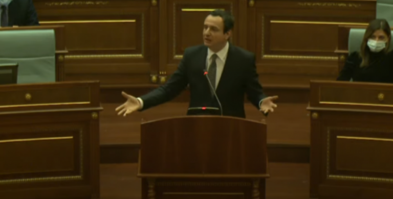 Deputetët i kërkojnë zgjidhje për krizën, Kurti: Nuk jam magjistar, për fatin tuaj të keq