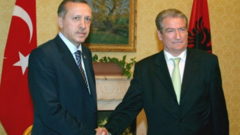 Sali Berisha tregon pse mungoi sot në Kuvend: Kam pasur kontradikta të hapura me Erdogan, arsyeja pse marrëdhëniet tona u krisën