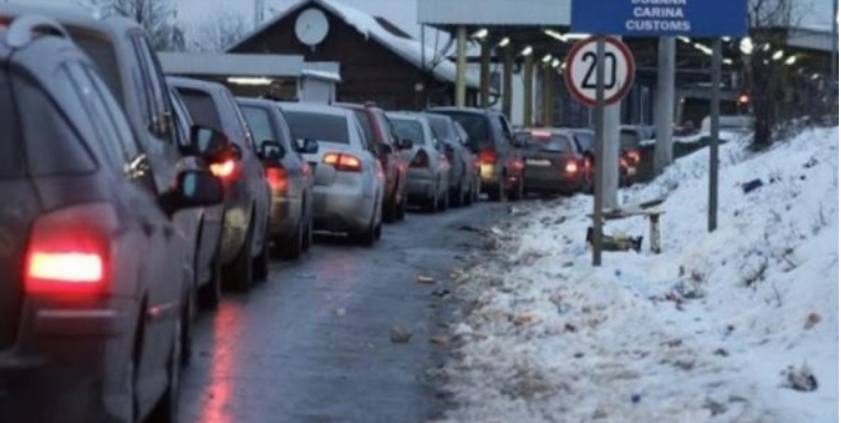 Pritje deri në 4 orë në Merdare për të dalë nga Kosova