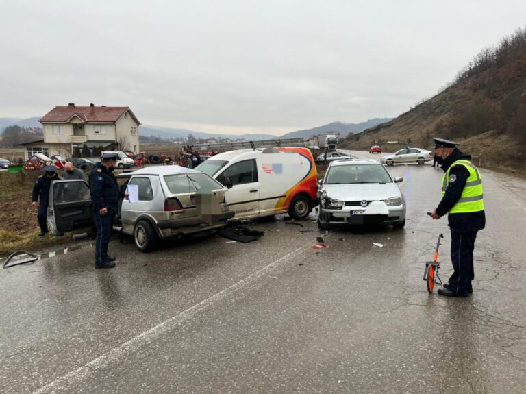 Aksidenti tragjik në rrugën Prishtinë – Podujevë, dy të vdekur dhe 9 të lënduar