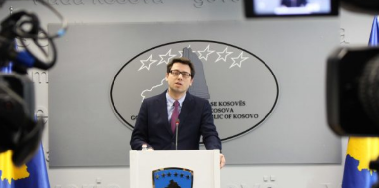 Ministri Murati thotë se shteti do t’i subvencionojë qytetarët që e kursejnë rrymën