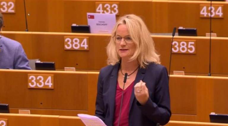 Von Cramon përfshihet në debatin për Xhafer Devën: Ai me milicinë e tij kryen krime ndaj hebrenjve, serbëve e shqiptarëve