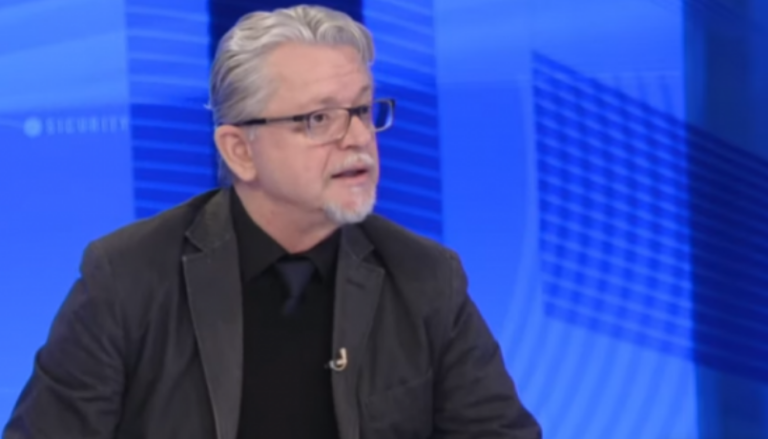 Gorani tregon një vic për dy funksionarë sovjetikë: Shoku Stalin është njeri i mirë