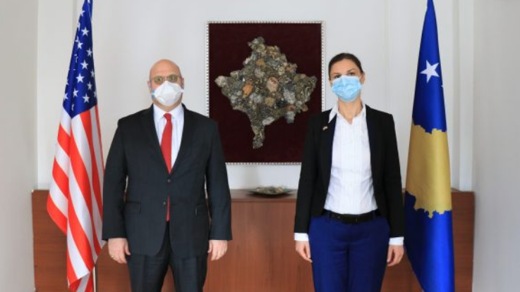 Ambasadori amerikan takon Rizvanollin: SHBA e përkushtuar për t’i ndihmuar Kosovës në plan afatgjatë për energjinë