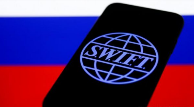 Perëndimi e përjashton Rusinë nga rrjeti SWIFT