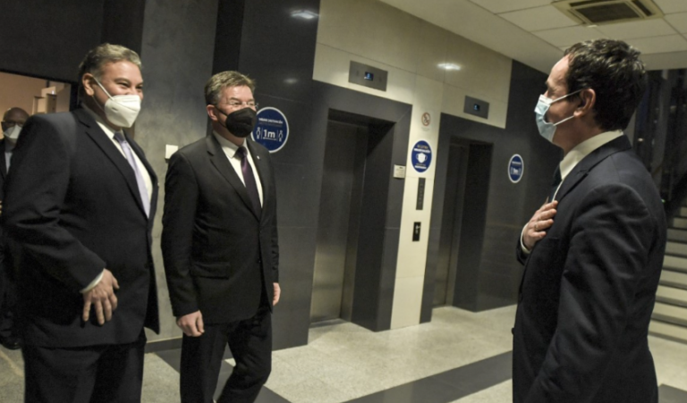 Efekti i vizitës së Lajçak e Escobar: Kur priten hapat e parë për marrëveshjen finale Kosovë-Serbi?