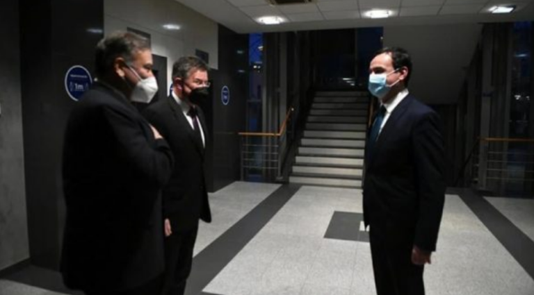 Ambasada e SHBA’së: Askush s’po u kërkon liderëve kompromis me sovranitetin, të heqin dorë nga territori ose ta shkelin Kushtetutën