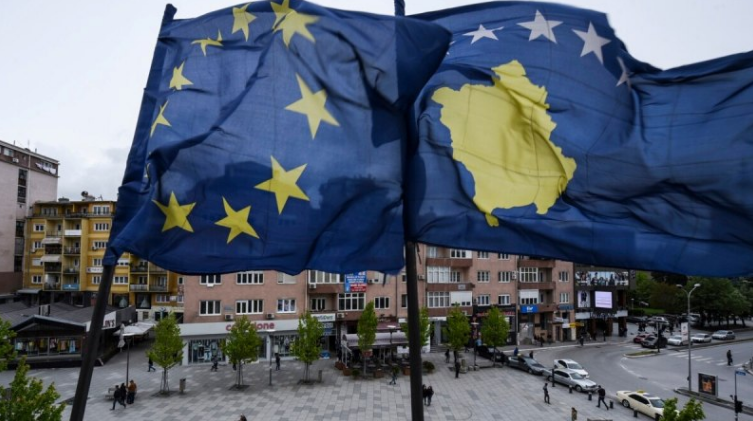 Njohësit e marrëdhënieve ndërkombëtare: Rruga e Kosovës drejt BE’së mund të përshpejtohet pas zhvillimeve në Ukrainë