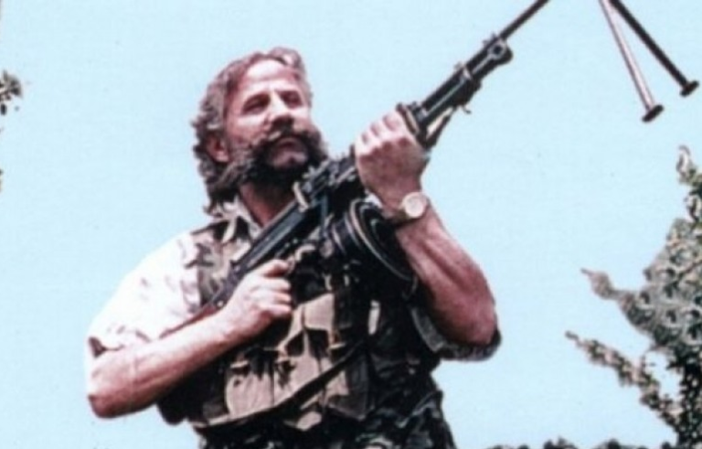 Kallashnikovi i komandatit legjendar Adem Jashari (VIDEO)